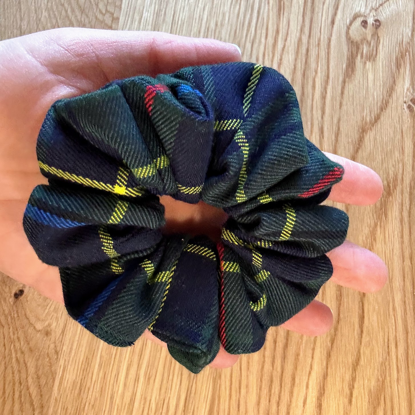 ecossais-marine-carre chouchou écossais marine