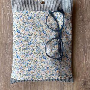 📚 Pochette à Livre Nomade – Velours & Douceur