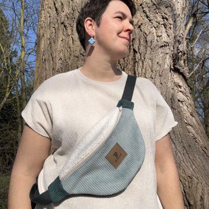 Petite banane beige et verte