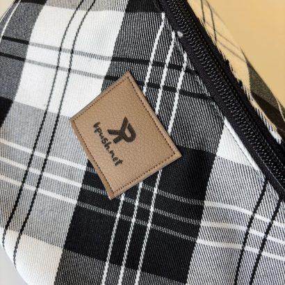 banane-a-carreaux-pour-hommes-geante