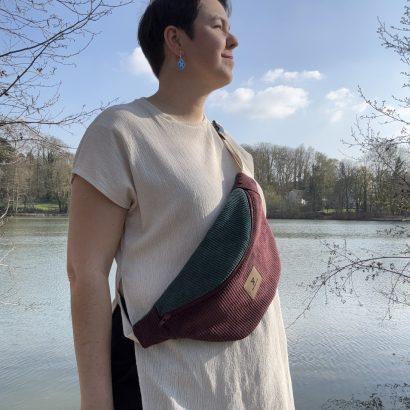 Banane spacieuse avec poches intérieures et taille génénreuse