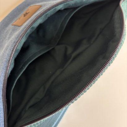 Grande banane pratique avec poches