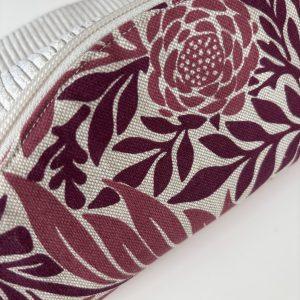 Banane géante en velours et tissus fleuri