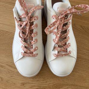 Lacets originaux roses