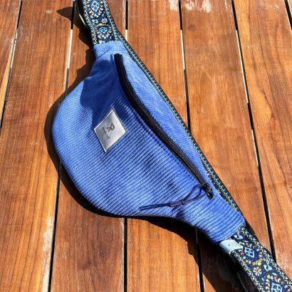 Sac bandoulière bleu original et spacieux
