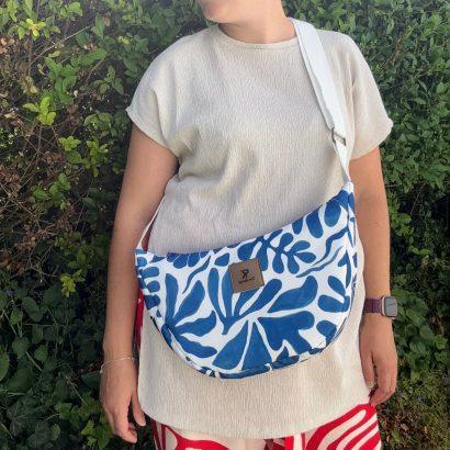 Sac demi lune taill medium porté sans olants