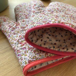 Maniques gants matelassées à la main dans notre atelier