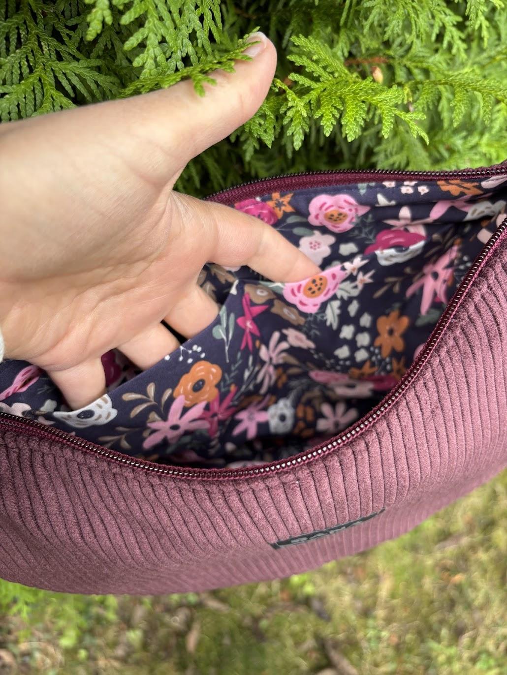 sac-velours-bordau-interieur-fleuri Sac avec poches intérieures